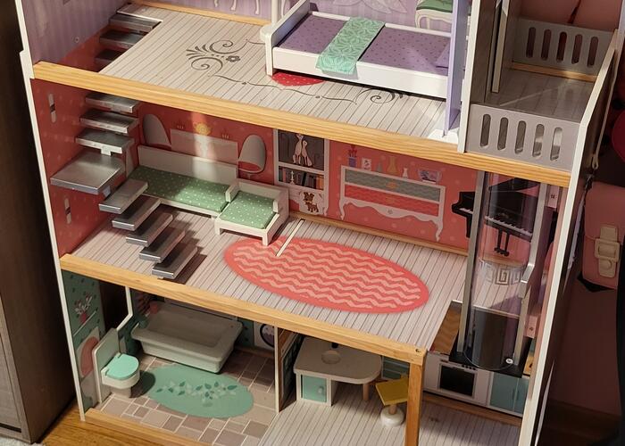 Grajewo ogłoszenia: Sprzedam duży drewniany domek dla lalek sta bdb.