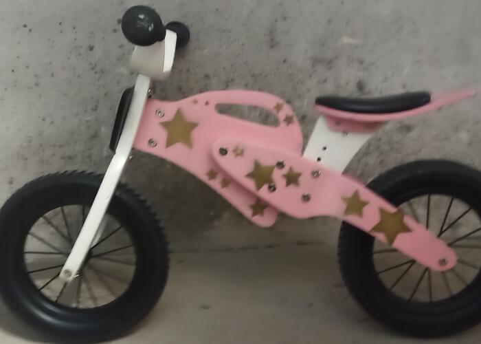 Grajewo ogłoszenia: Sprzedam drewniany rower biegowy na pompowanych kołach. 
Stan...